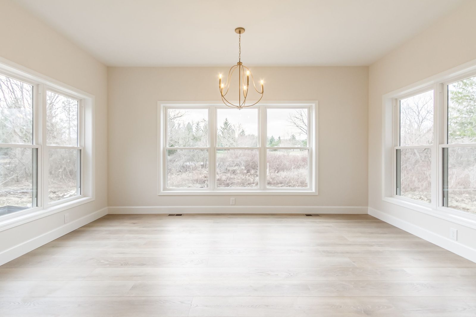 A two-storey in Canandaigua, Canandaigua, NY