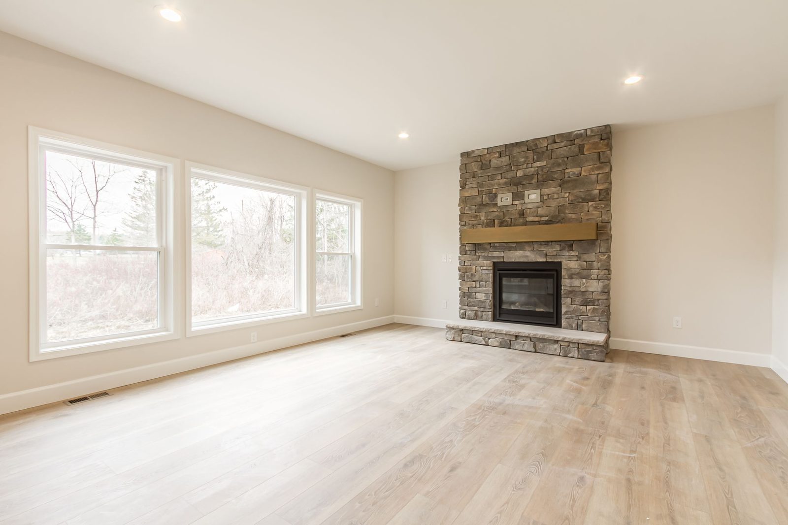 A two-storey in Canandaigua, Canandaigua, NY