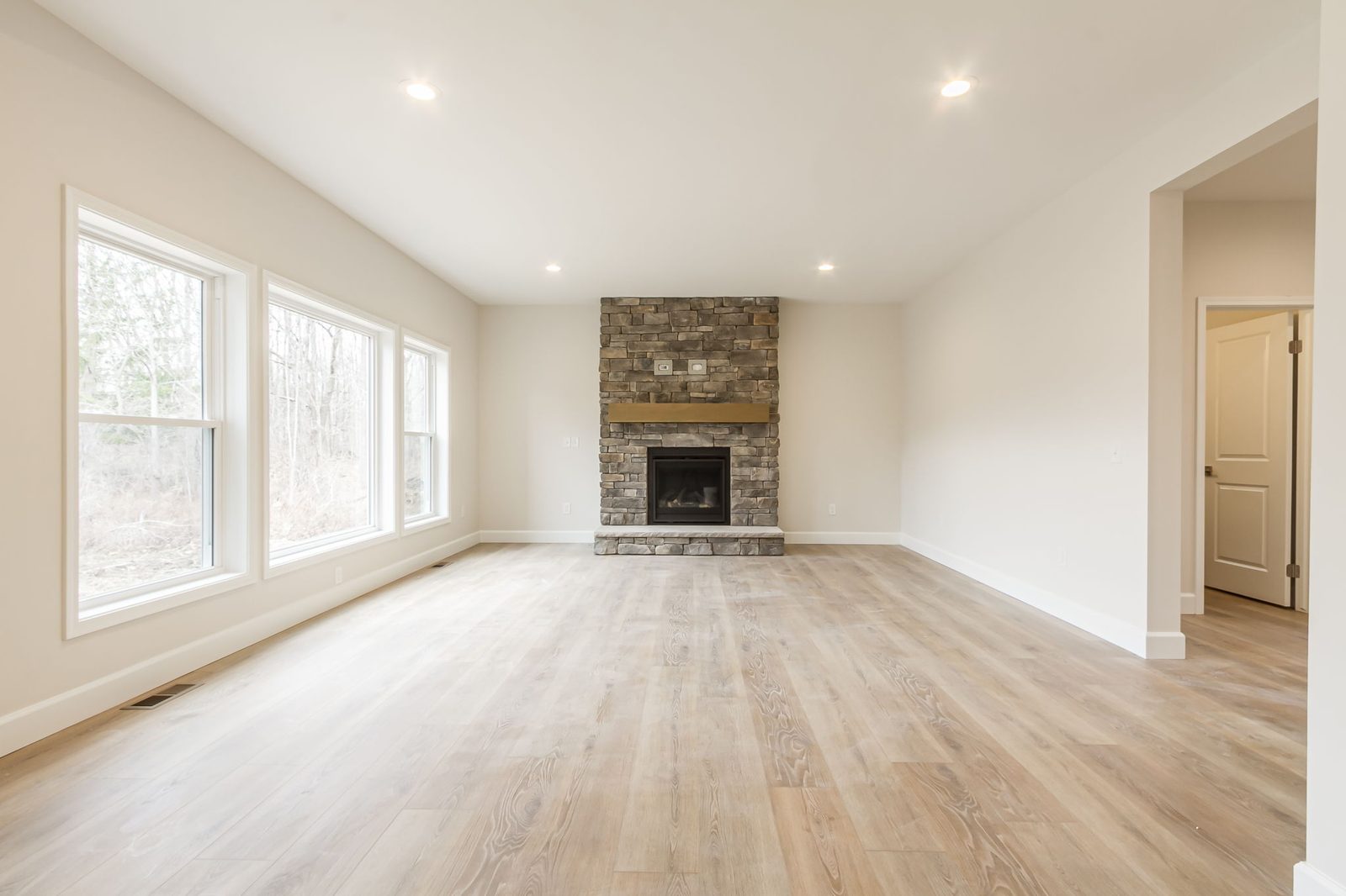 A two-storey in Canandaigua, Canandaigua, NY